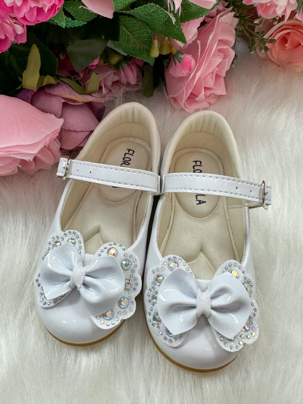 Sapatilha Flor Di MIla Baby Branco Lacinho Strass - Diversão e Encanto para Brincar | Bebeloo Kids