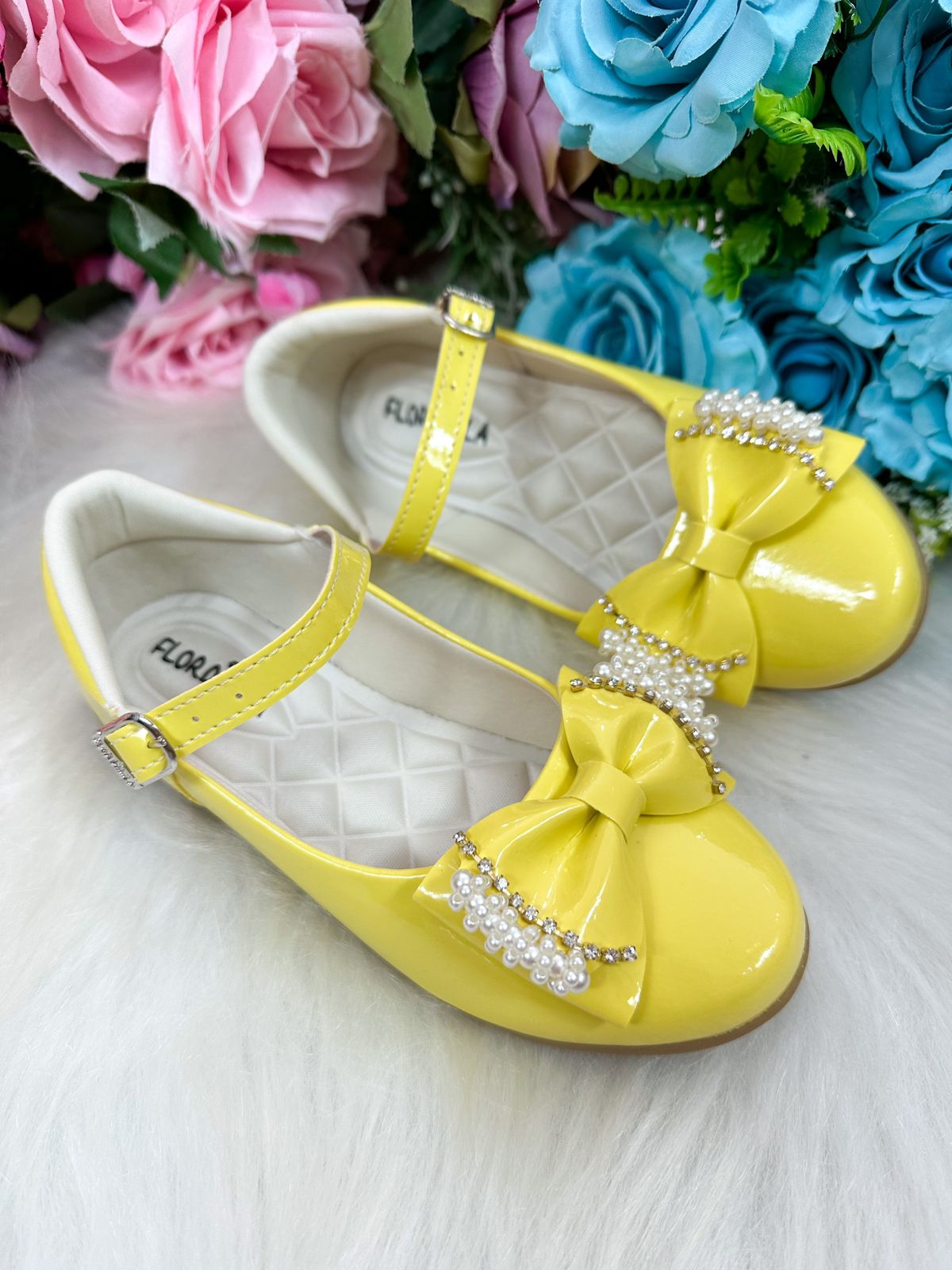 Sapatilha Flor Di Mila Amarela Perolas Neide - Diversão e Encanto para Brincar | Bebeloo Kids