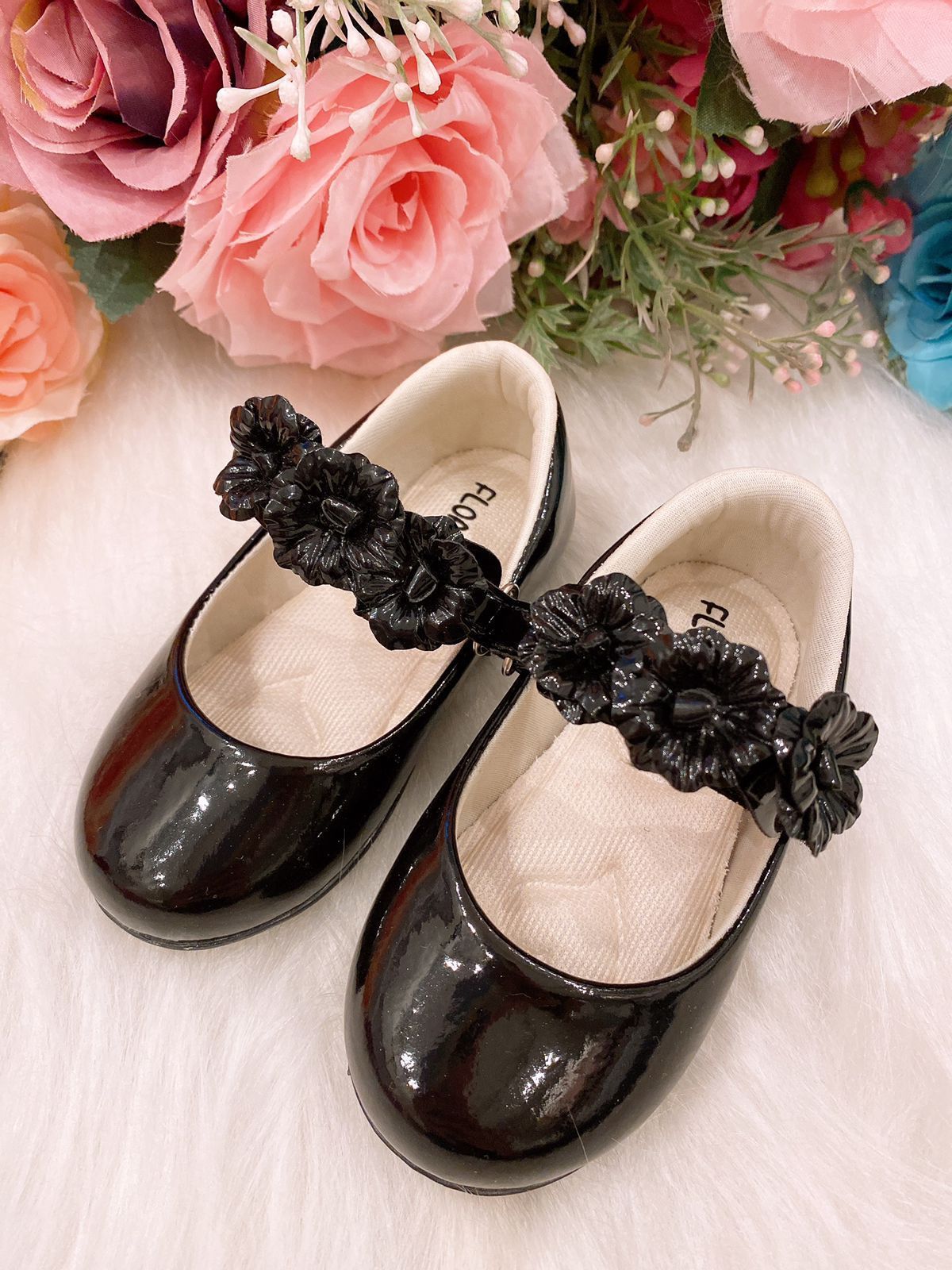 Sapatilha Flor Di Mila Luna Preta - Leveza e Charme para os Pezinhos | Bebeloo Kids