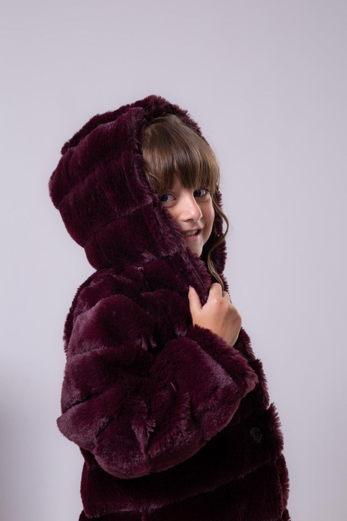 Casaco Peluciado Marsala Com Capuz - Aconchego e Estilo para os Pequenos | Bebeloo Kids