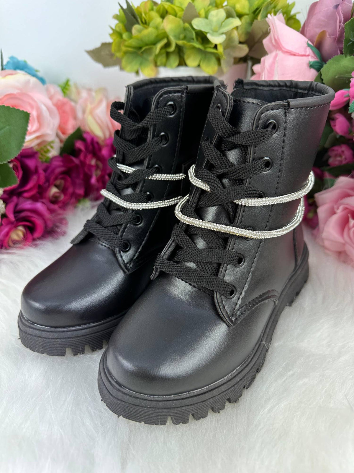 Bota Coturno Flor Di Mila Preta Fashion - Qualidade e Cuidado para os Pequenos | Bebeloo Kids
