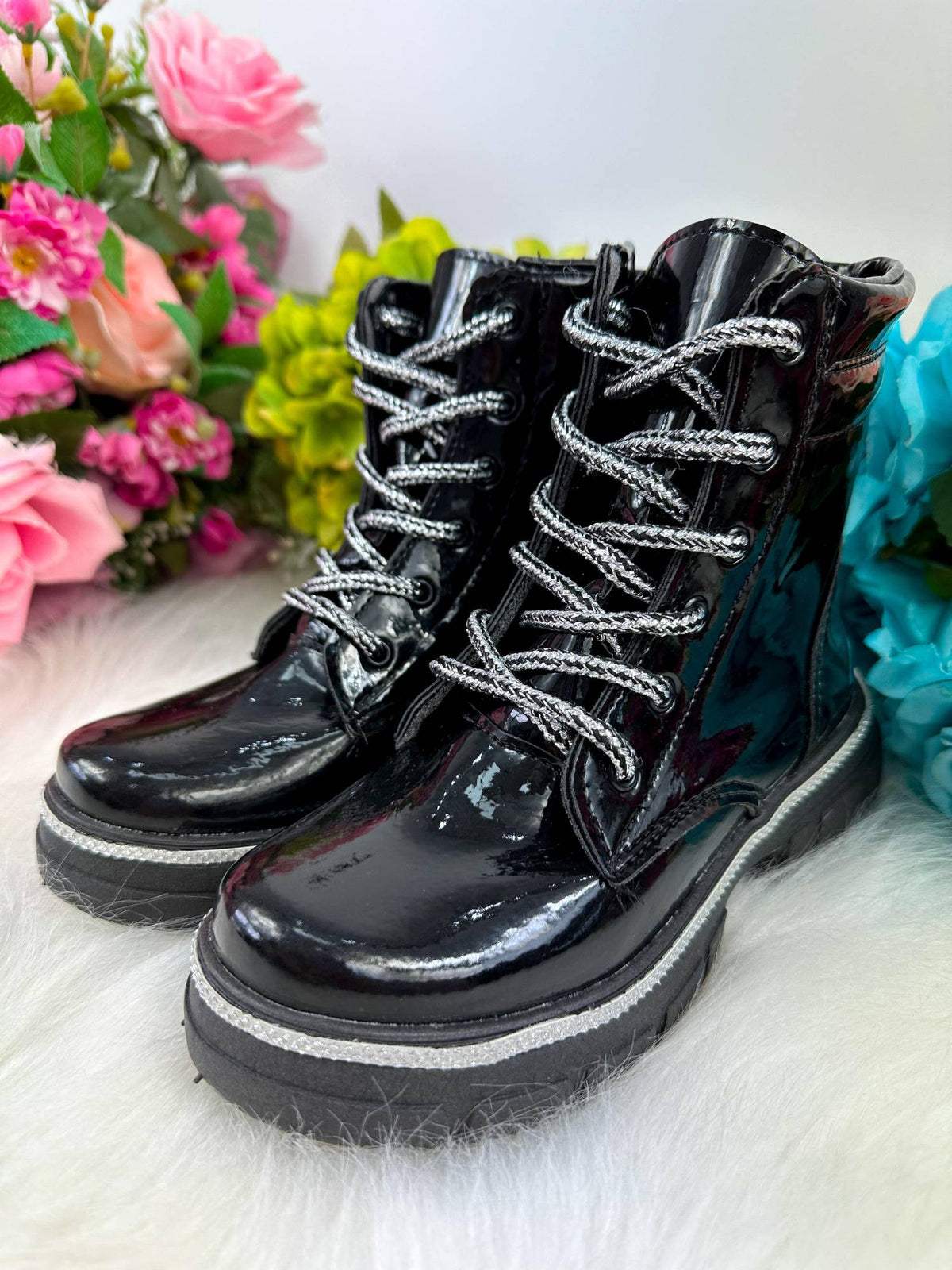 Coturno - Bota Doce Pe Laila Preto - Qualidade e Cuidado para os Pequenos | Bebeloo Kids