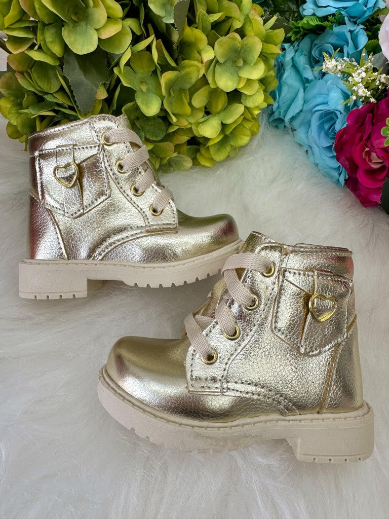 Coturno - Bota Doce Pe Lili Dourada - Qualidade e Cuidado para os Pequenos | Bebeloo Kids