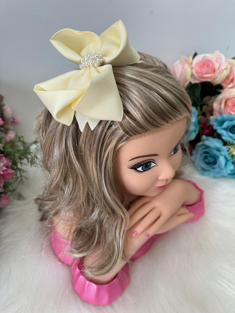 Laço Perolas Maria Eduarda Amarelo Claro - Toque Delicado para Completar o Visual | Bebeloo Kids