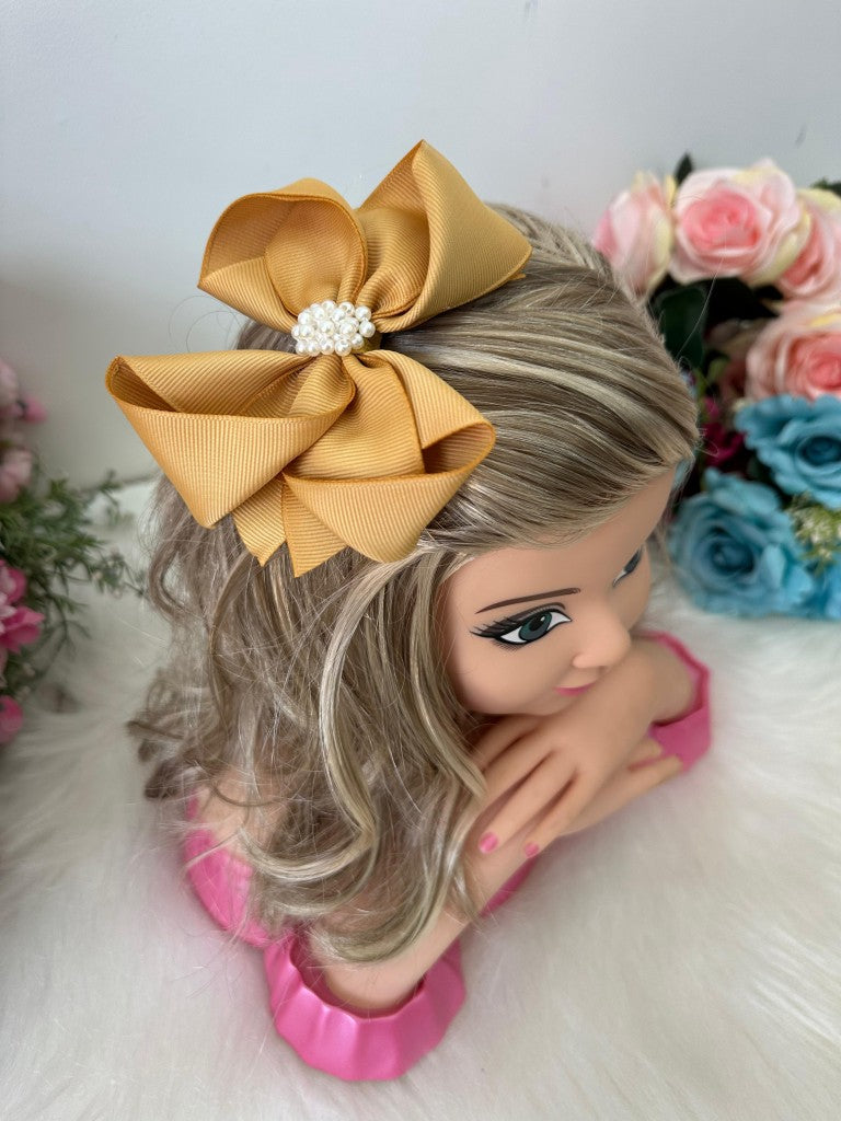 Laço Perolas Maria Eduarda Dourada - Toque Delicado para Completar o Visual | Bebeloo Kids