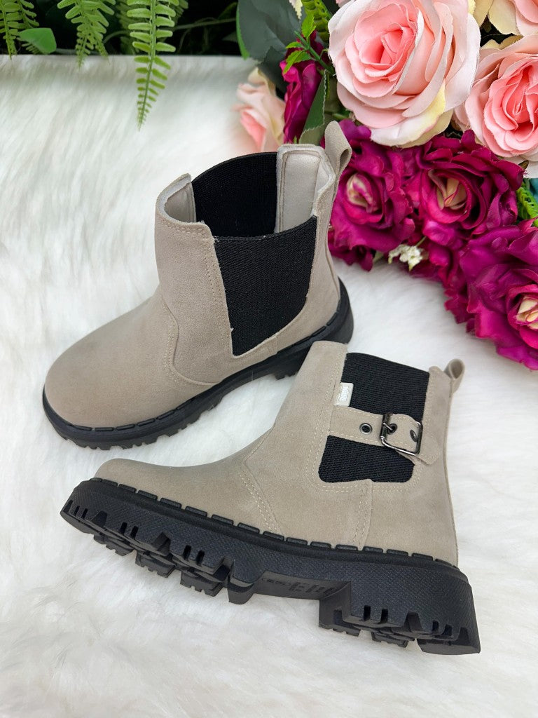 Bota Nilqi Mariana Off - Qualidade e Cuidado para os Pequenos | Bebeloo Kids