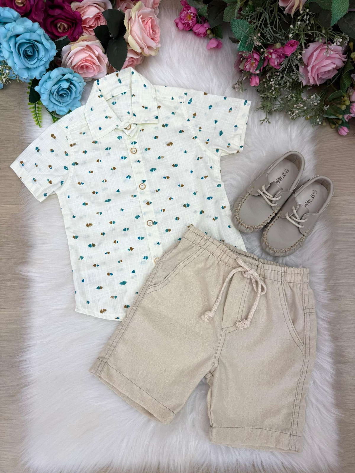 Conjunto Meninos Lucas Henrique Banana Club Shorts Linho Camisa Off - Estilo Delicado para o Dia a Dia | Bebeloo Kids