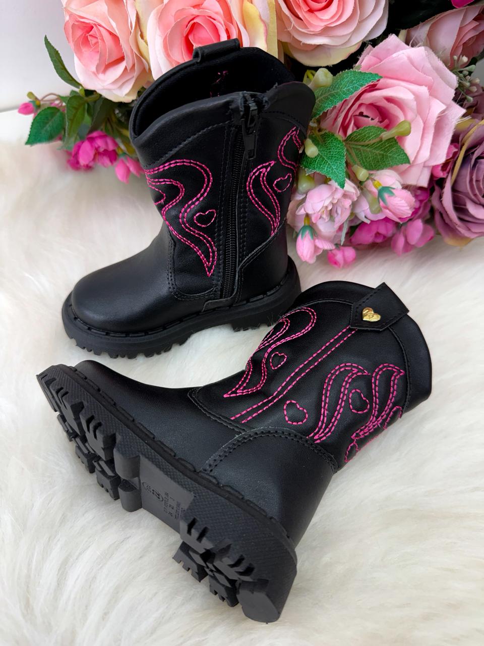 Bota\Coturno Nilqi Bella Preto - Qualidade e Cuidado para os Pequenos | Bebeloo Kids