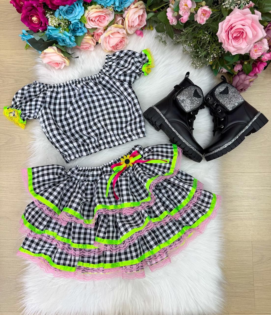 Conjunto Junino Banana Club Luxo Gabriela Xadrez Preto - Estilo Delicado para o Dia a Dia | Bebeloo Kids