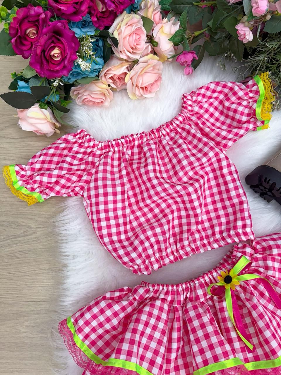 Conjunto Junino Banana Club Luxo Gabriela Xadrez Pink - Estilo Delicado para o Dia a Dia | Bebeloo Kids