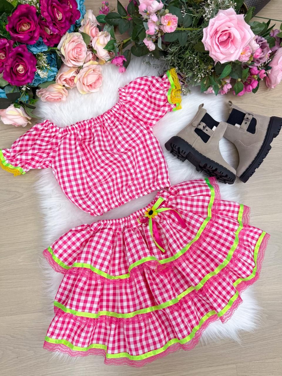 Conjunto Junino Banana Club Luxo Gabriela Xadrez Pink - Estilo Delicado para o Dia a Dia | Bebeloo Kids