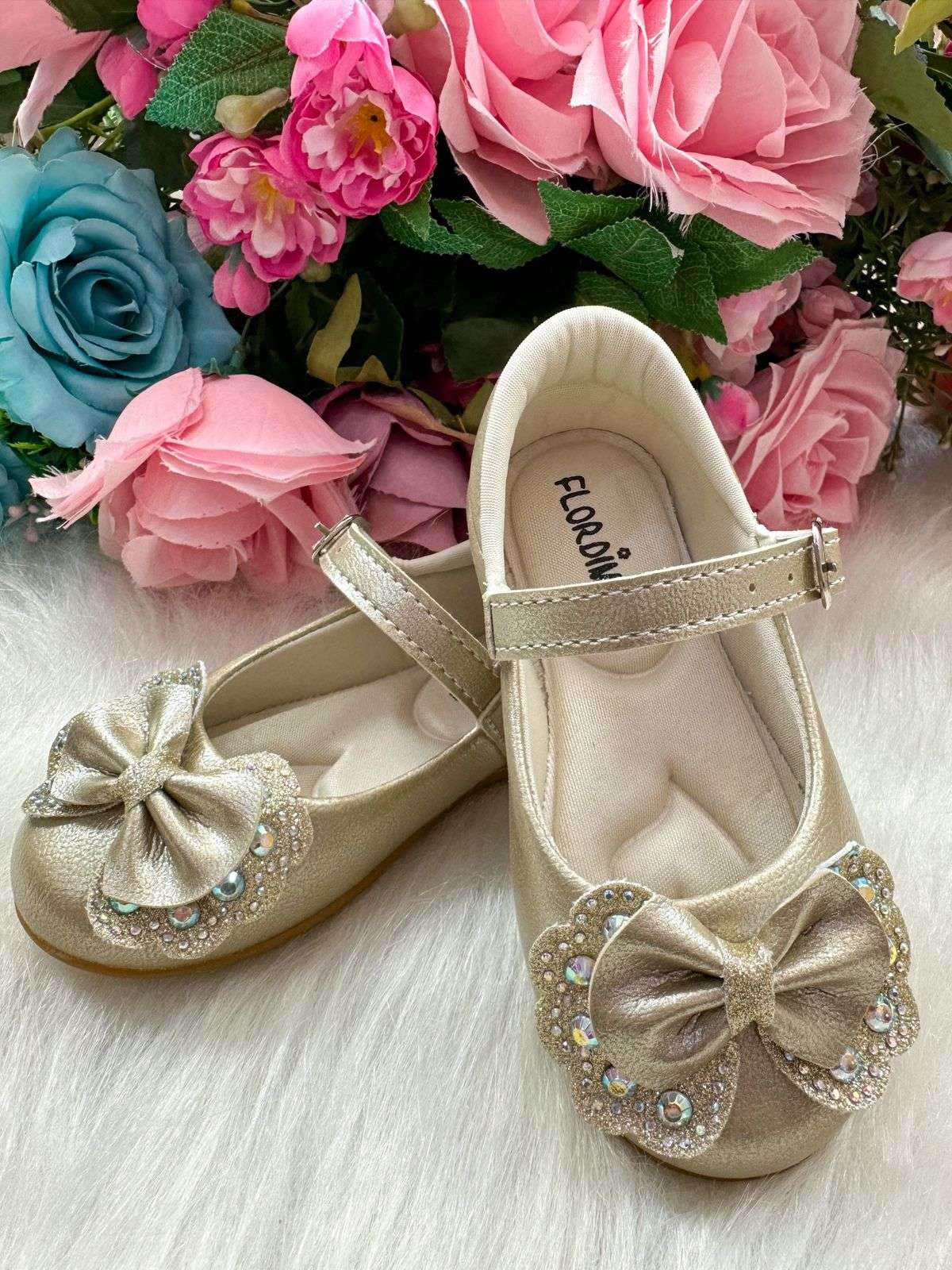 Sapatilha Flor Di MIla Baby Dourado Lacinho Strass - Diversão e Encanto para Brincar | Bebeloo Kids