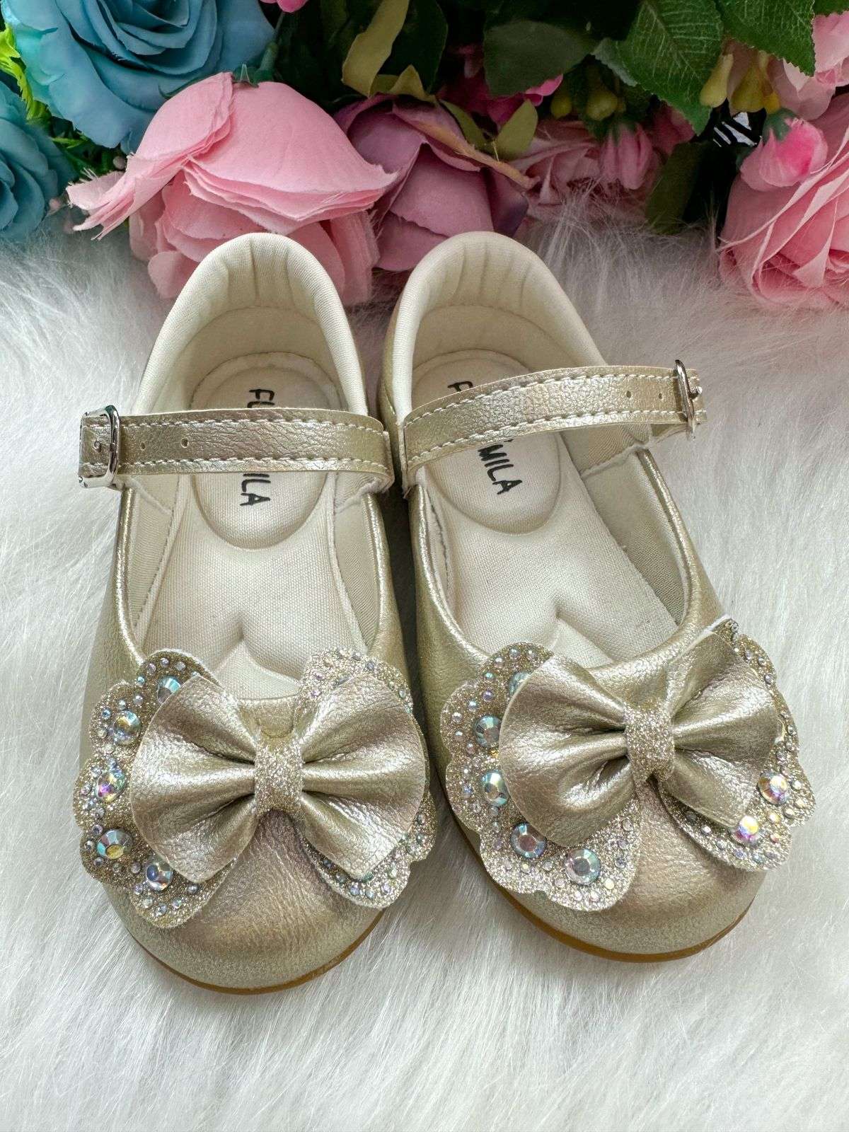 Sapatilha Flor Di MIla Baby Dourado Lacinho Strass - Diversão e Encanto para Brincar | Bebeloo Kids