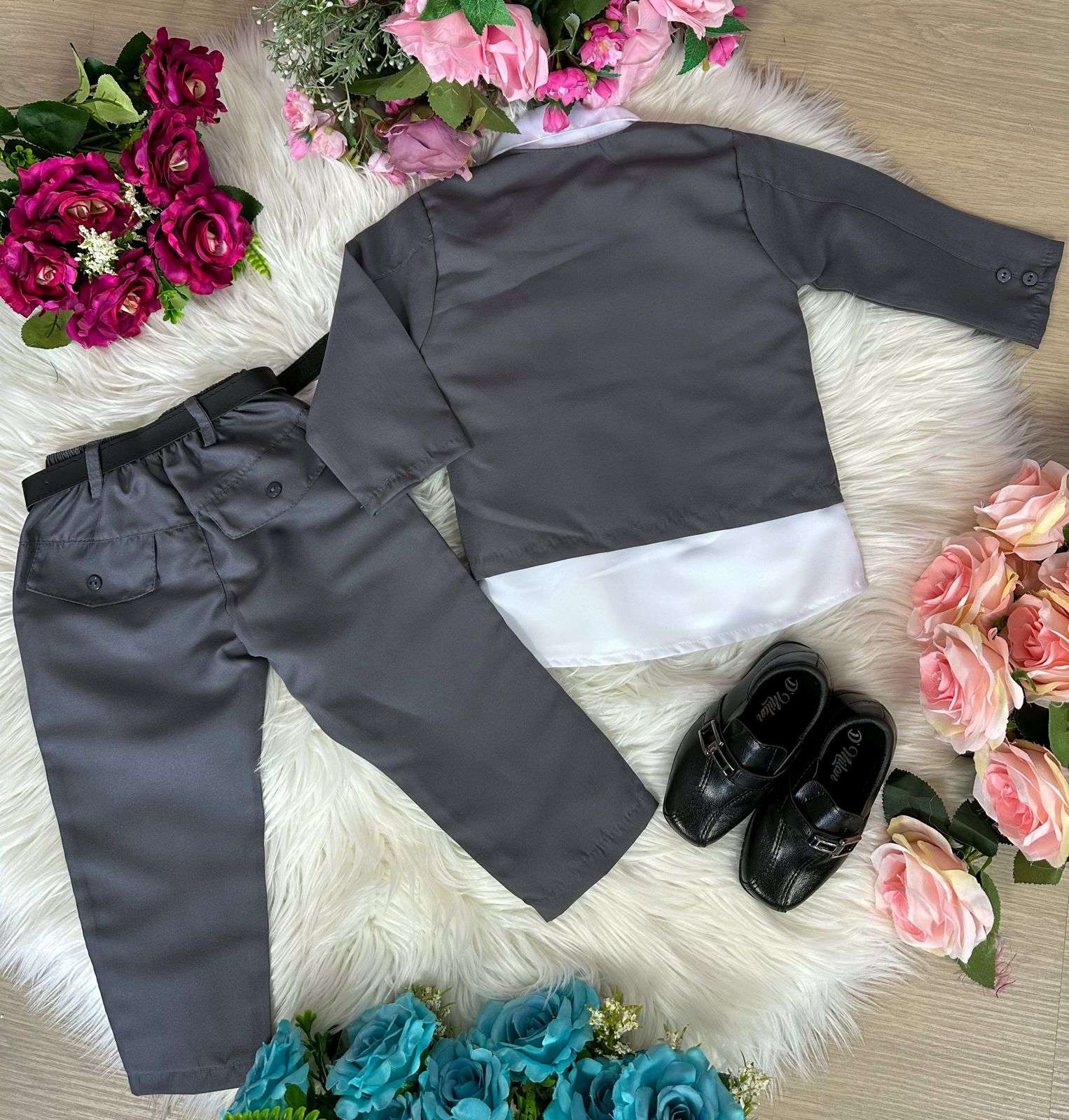 Conjunto Meninos Kanga Social Bruno Cinza Grafite Terno - Conforto e Estilo para o Dia a Dia | Bebeloo Kids