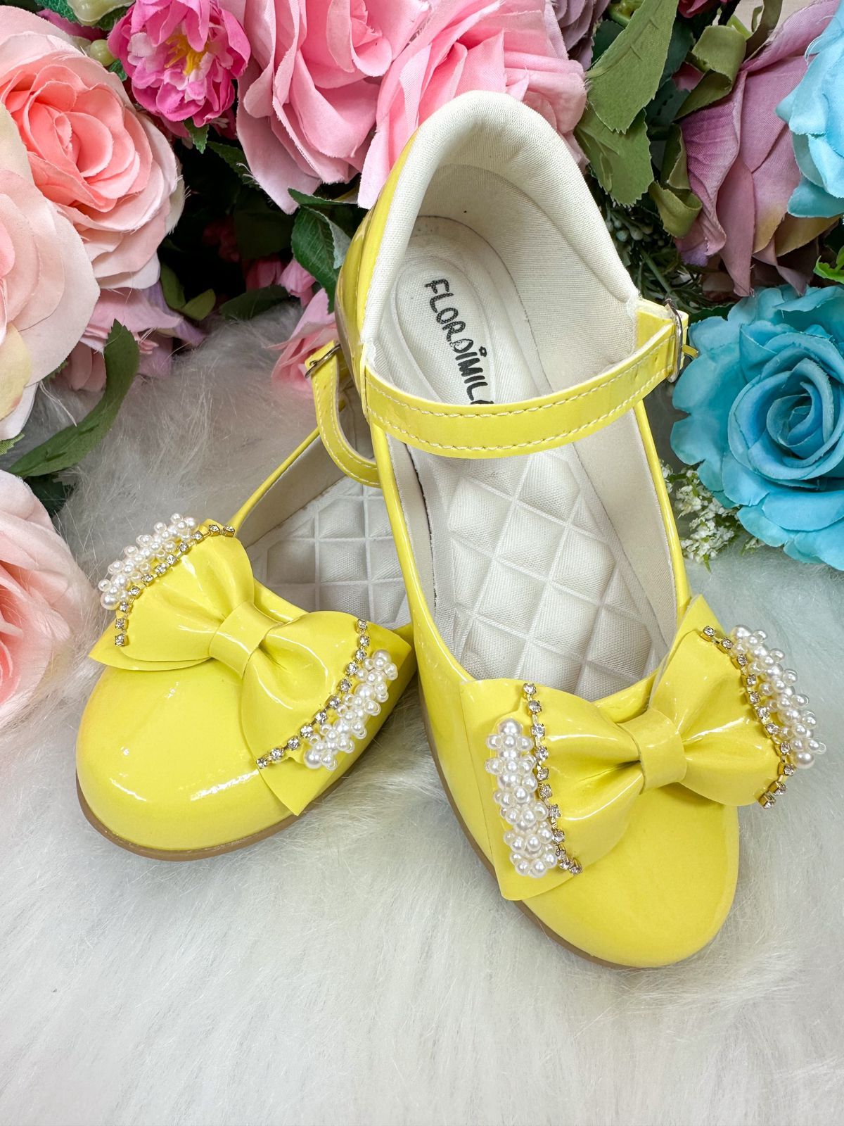 Sapatilha Flor Di Mila Amarela Perolas Neide - Diversão e Encanto para Brincar | Bebeloo Kids