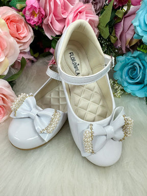 Sapatilha Flor Di Mila Branco Perolas Neide - Diversão e Encanto para Brincar | Bebeloo Kids