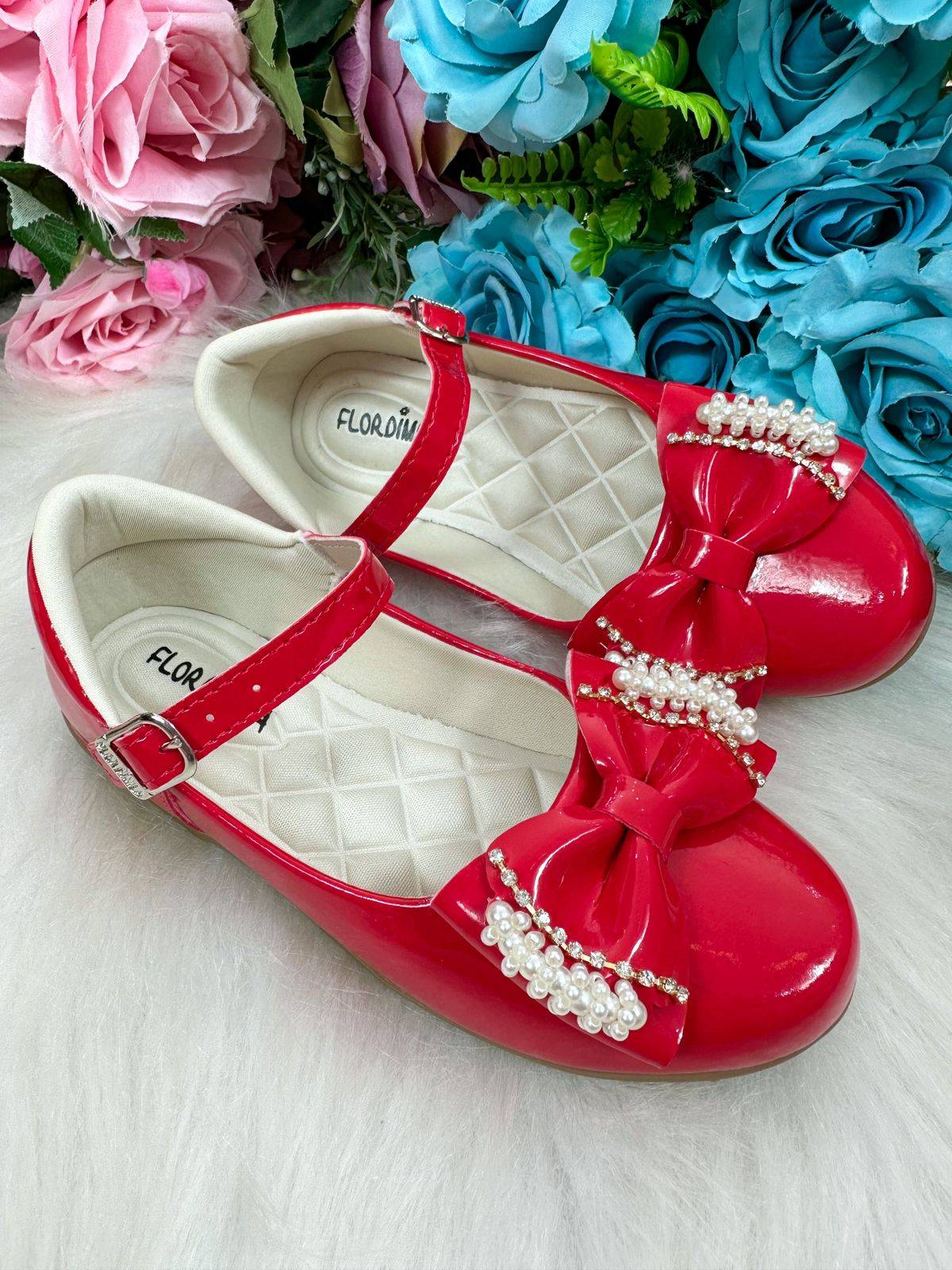 Sapatilha Flor Di Mila Vermelha Pérolas Neide - Diversão e Encanto para Brincar | Bebeloo Kids