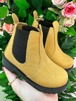 Bota Nilqi Masculina Mostarda - Diversão e Encanto para Brincar | Bebeloo Kids
