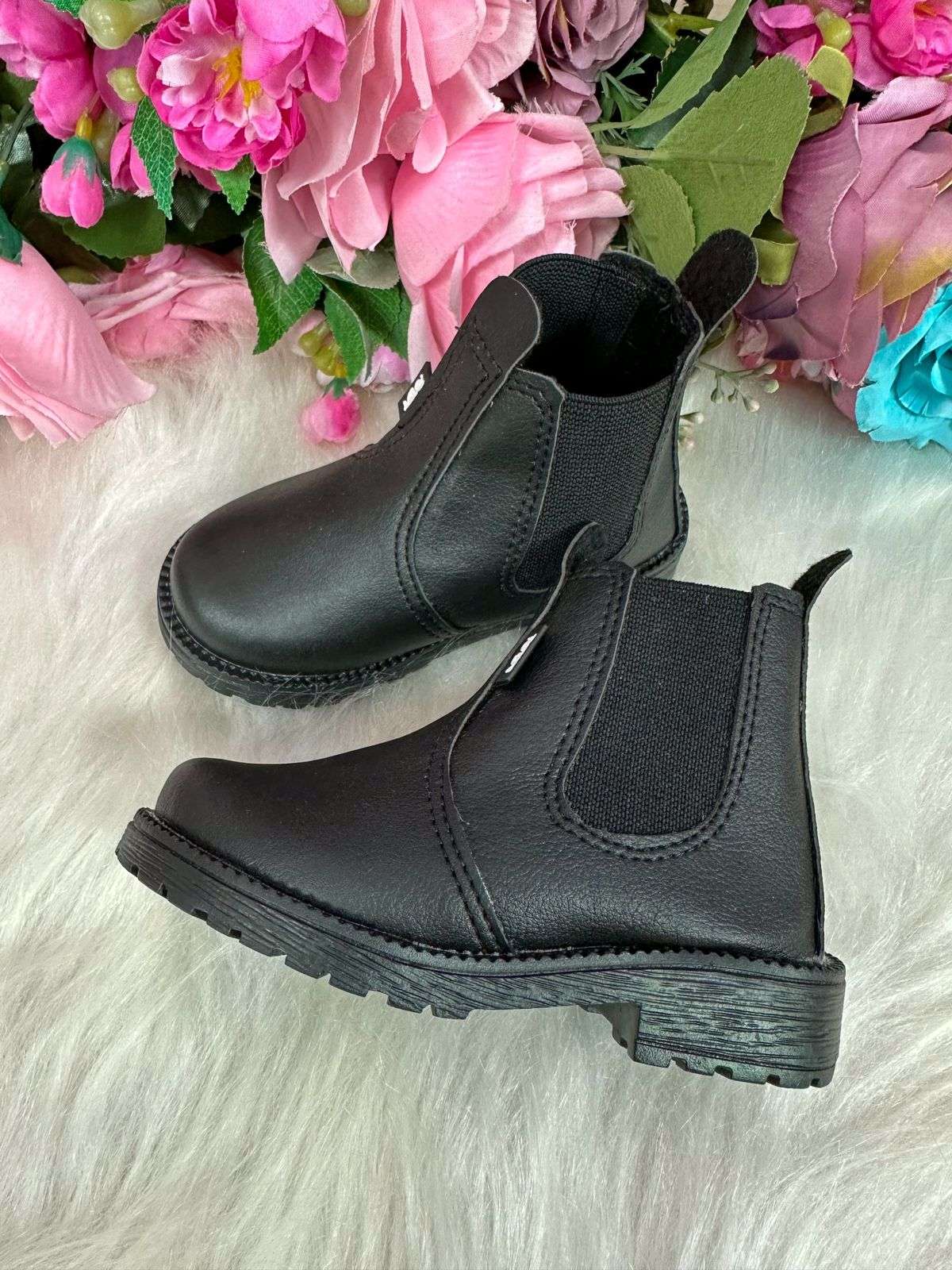 Bota Nilqi Masculina Preto - Diversão e Encanto para Brincar | Bebeloo Kids