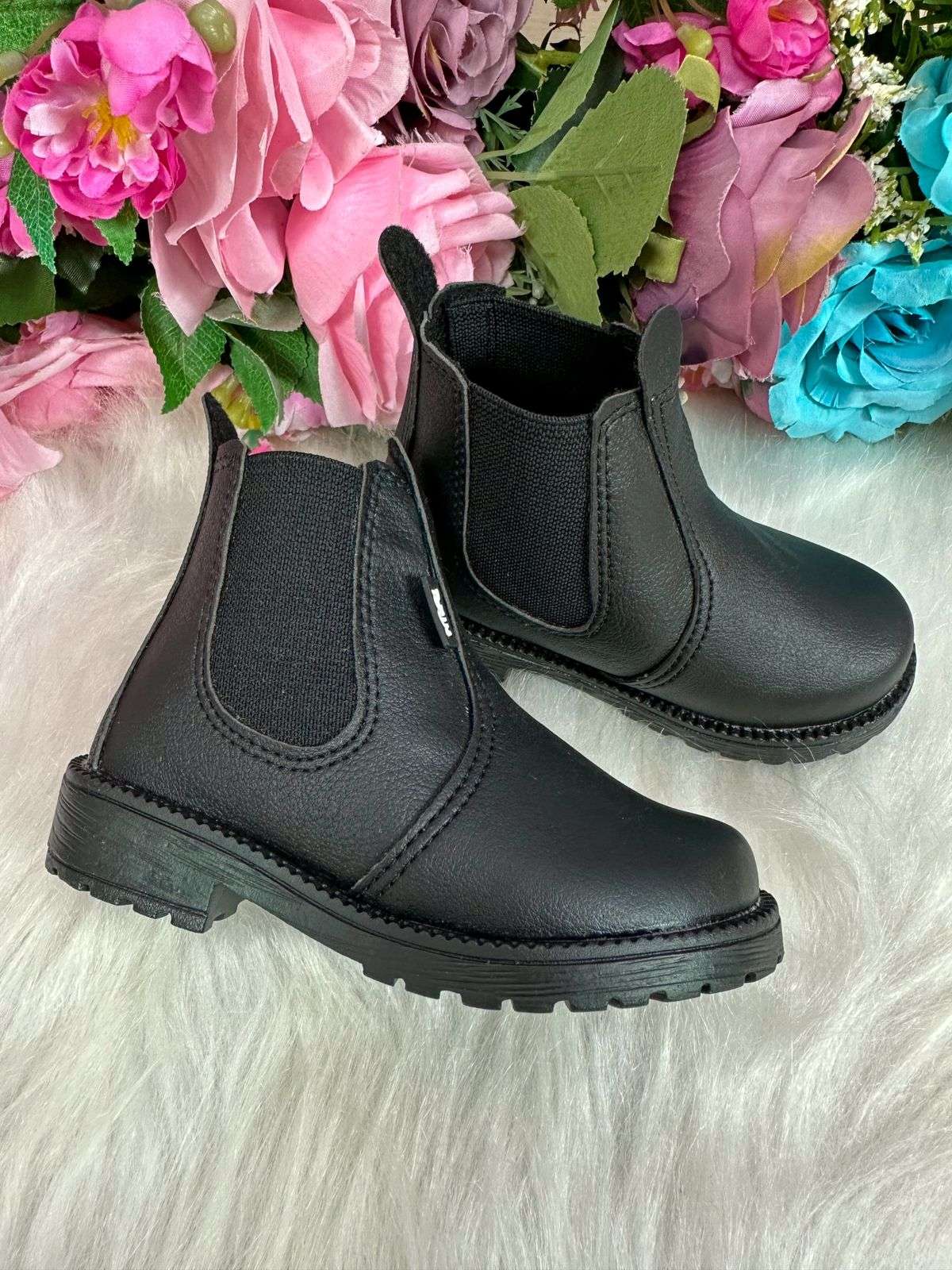 Bota Nilqi Masculina Preto - Diversão e Encanto para Brincar | Bebeloo Kids