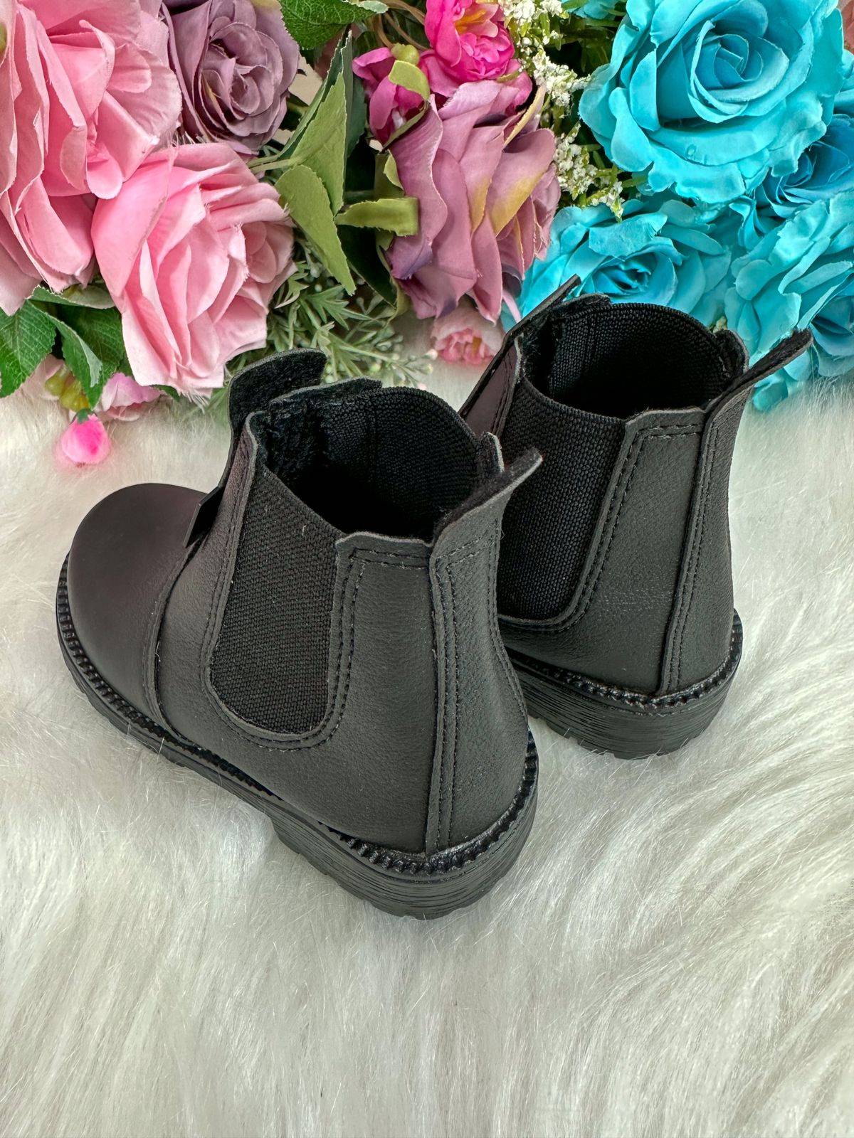 Bota Nilqi Masculina Preto - Diversão e Encanto para Brincar | Bebeloo Kids