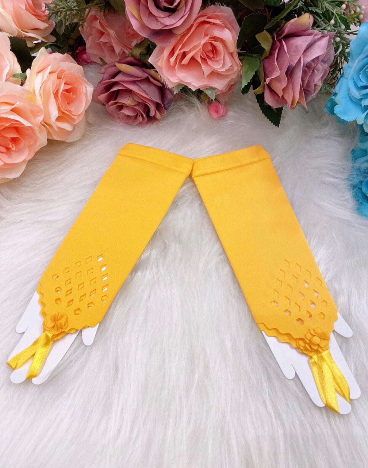 Luva Amarelo Escuro - Encanto e Delicadeza para Momentos Especiais | Bebeloo Kids