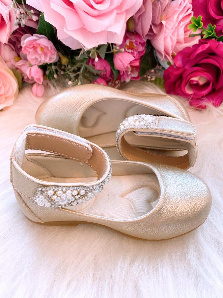 Sapatilha Flor di Mila Dourado "Perolas" Luxo - Leveza e Charme para os Pezinhos | Bebeloo Kids