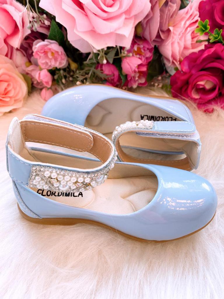 Sapatilha Flor di Mila Azul Bebê "Perolas" Luxo - Leveza e Charme para os Pezinhos | Bebeloo Kids
