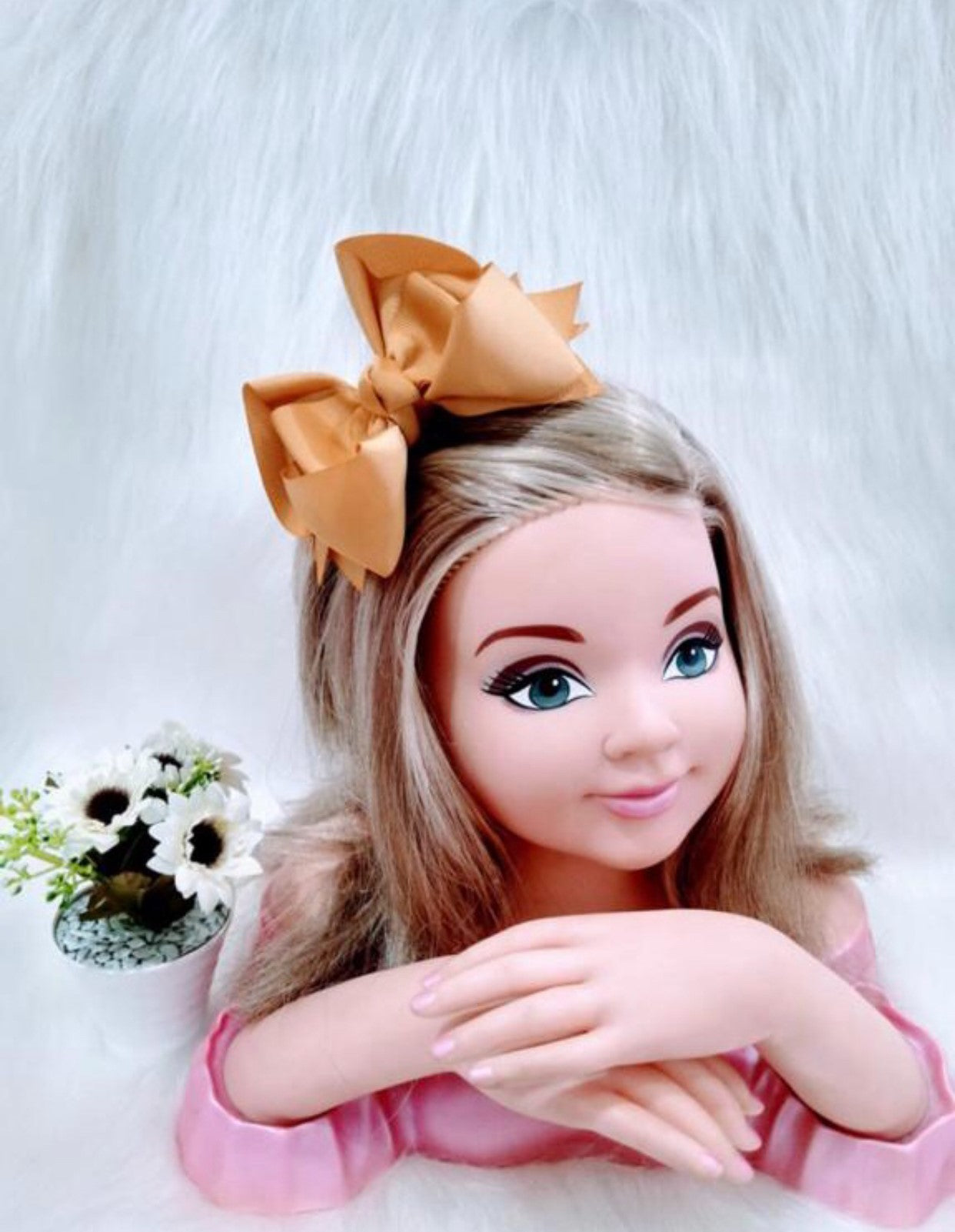 Laço Bico de Pato Dourado - Toque Delicado para Completar o Visual | Bebeloo Kids