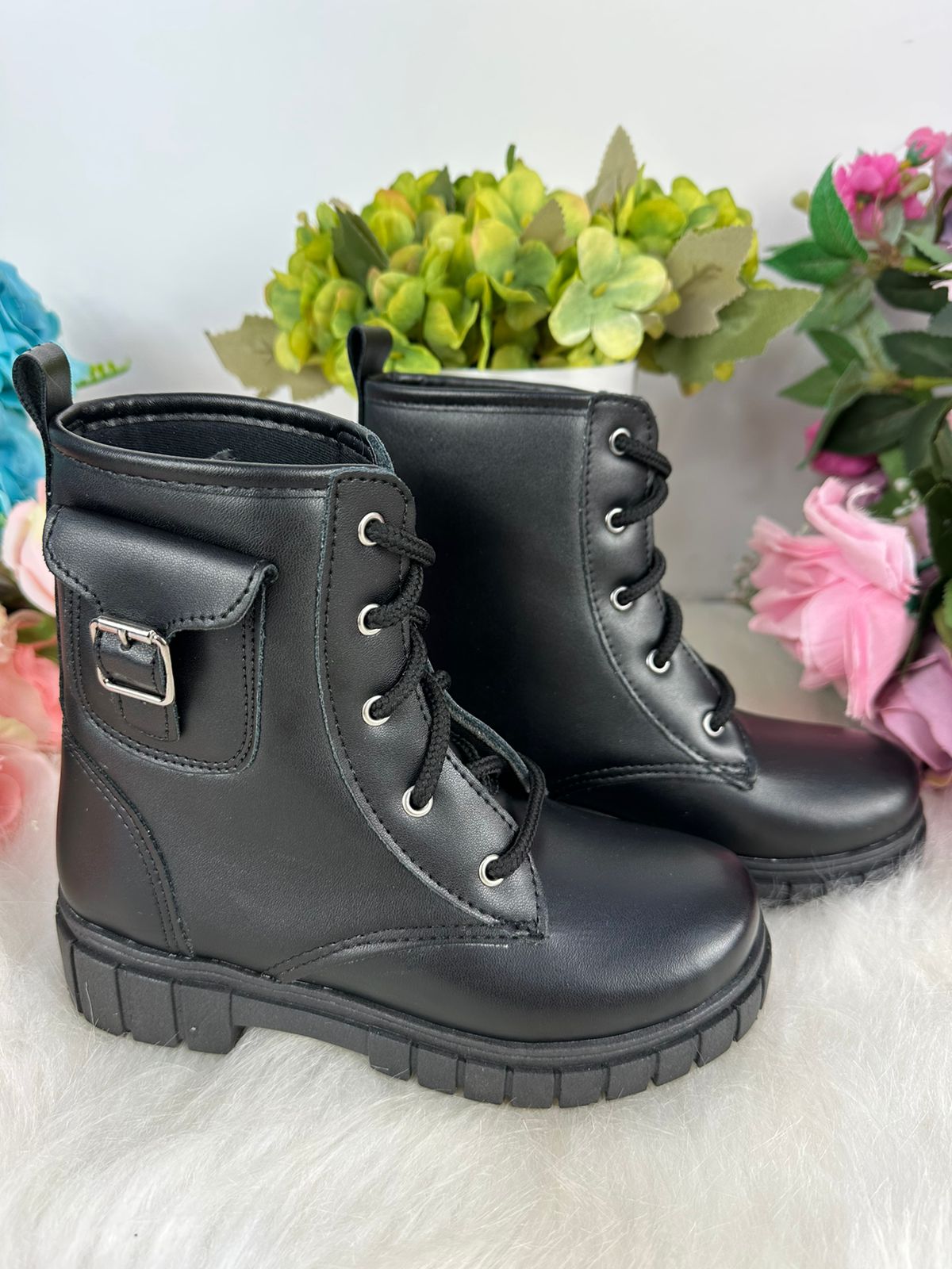 Bota Nilqi Bolso Preto - Qualidade e Cuidado para os Pequenos | Bebeloo Kids