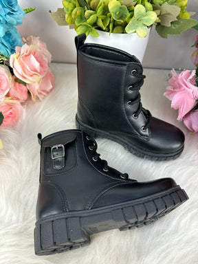Bota Nilqi Bolso Preto - Qualidade e Cuidado para os Pequenos | Bebeloo Kids