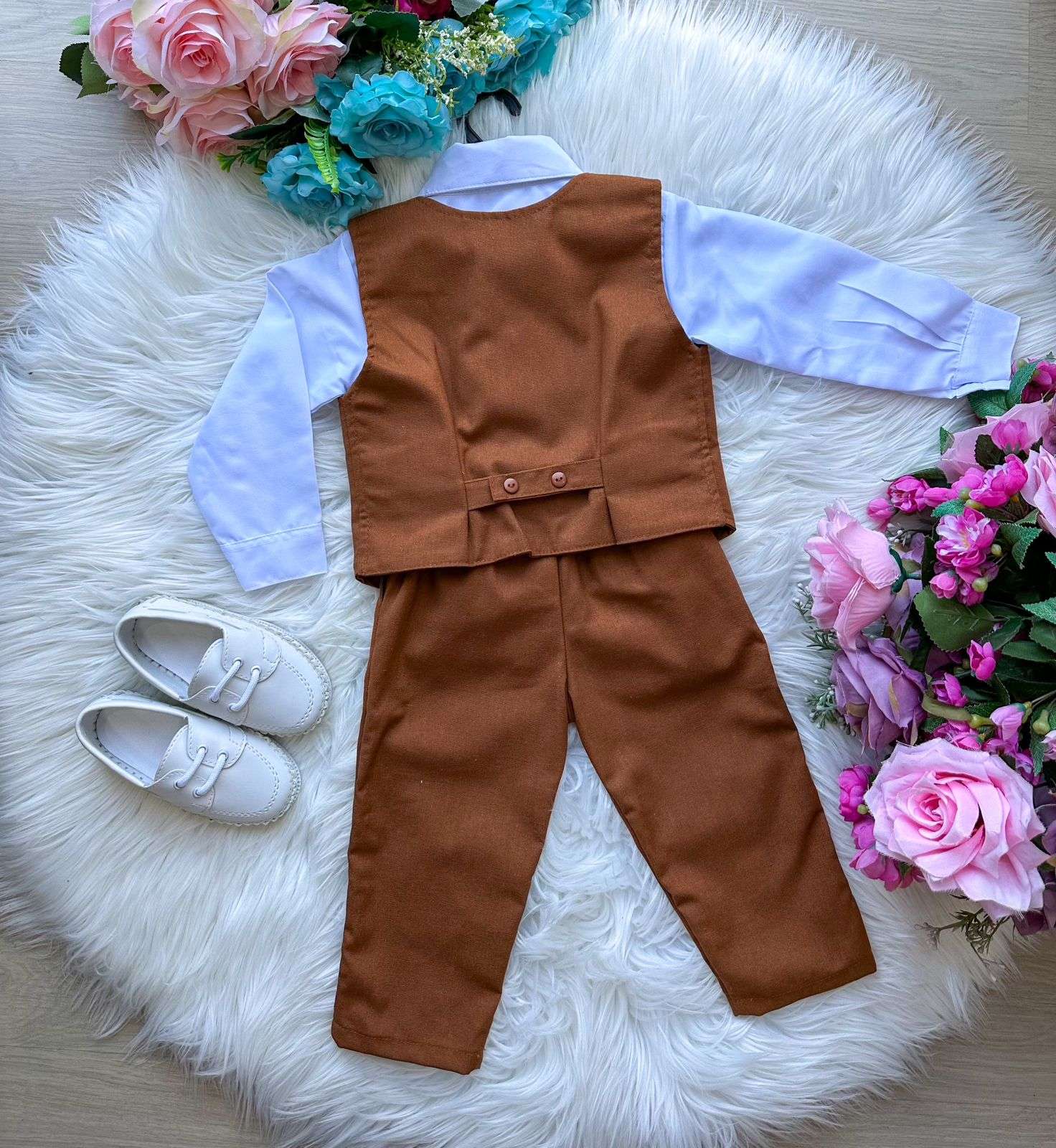 Conjunto Miss Cherry Social Leonardo Colete Caramelo - Estilo Delicado para o Dia a Dia | Bebeloo Kids