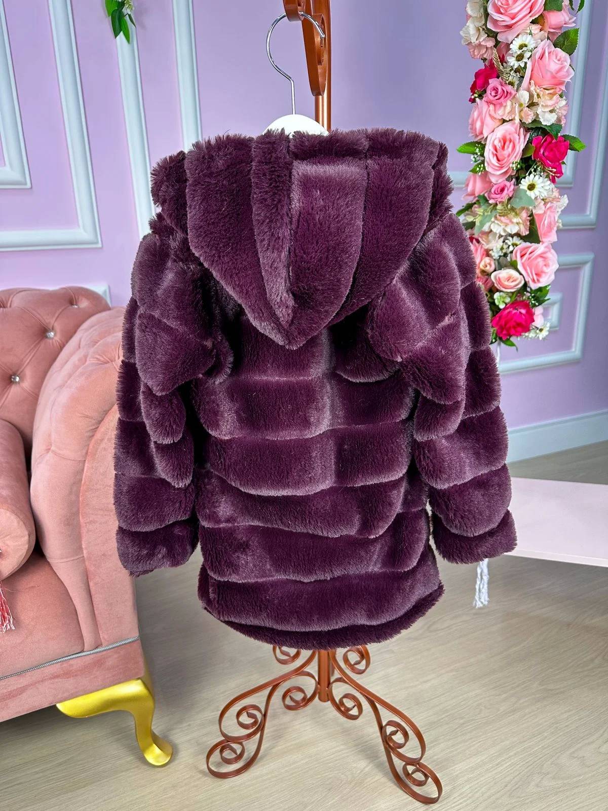 Casaco Peluciado Marsala Com Capuz - Aconchego e Estilo para os Pequenos | Bebeloo Kids