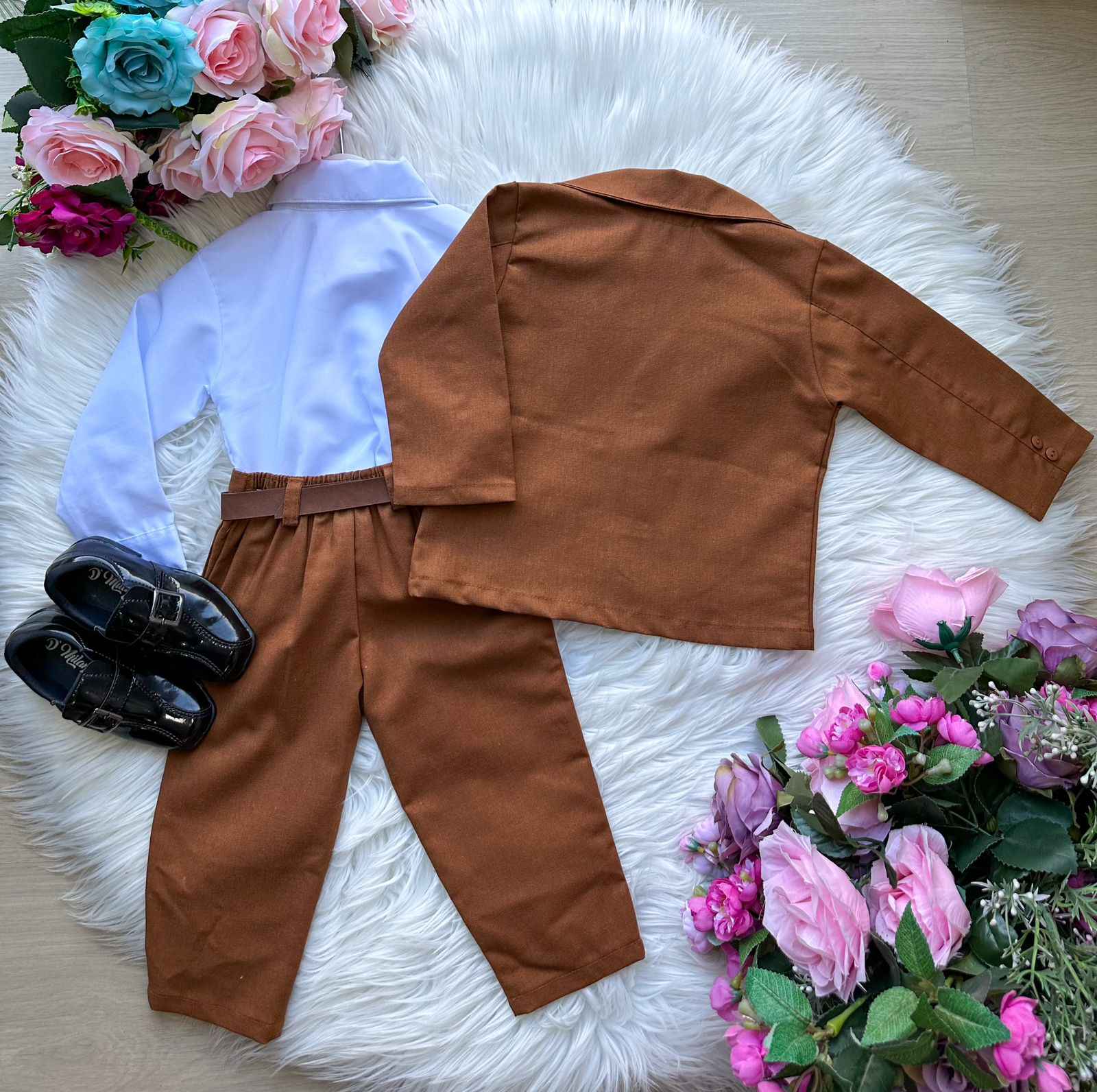 Conjunto Miss Cherry Social Terno Pedro Caramelo - Estilo Delicado para o Dia a Dia | Bebeloo Kids