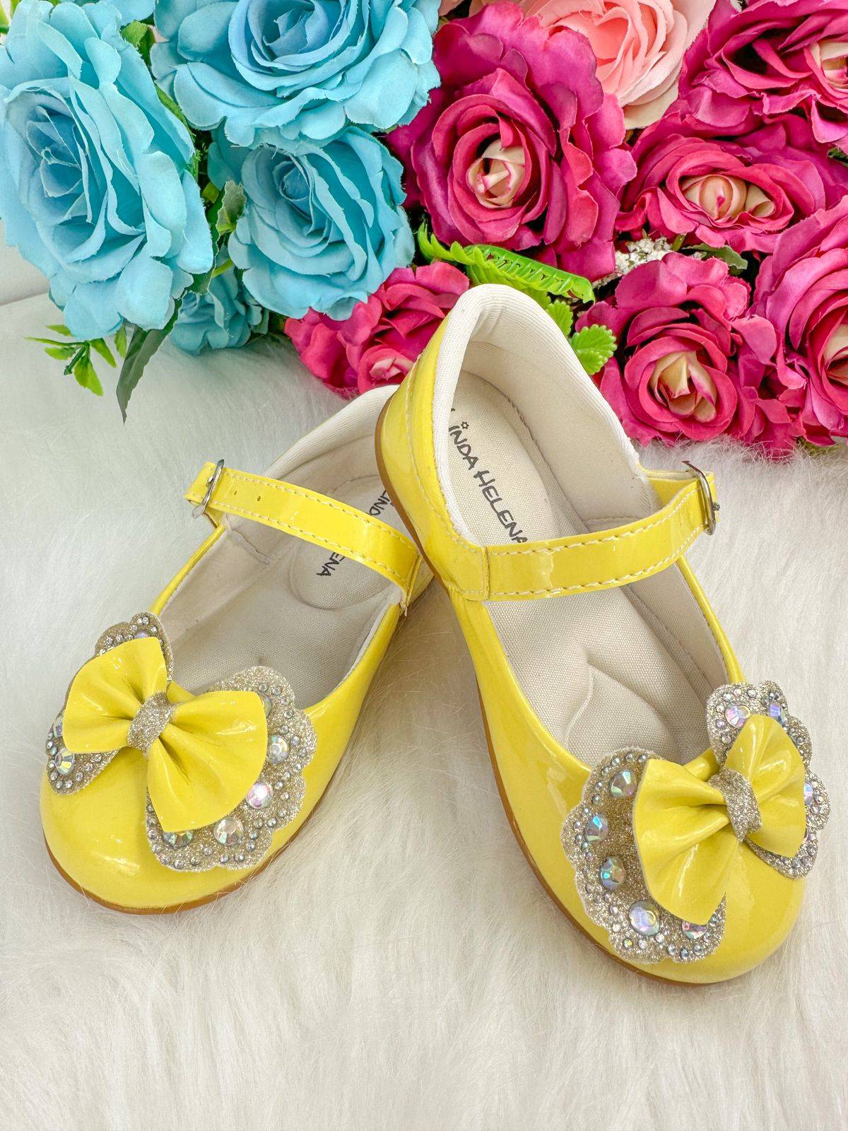 Sapatilha Flor Di MIla Baby Amarelo Lacinho Strass - Leveza e Charme para os Pezinhos | Bebeloo Kids