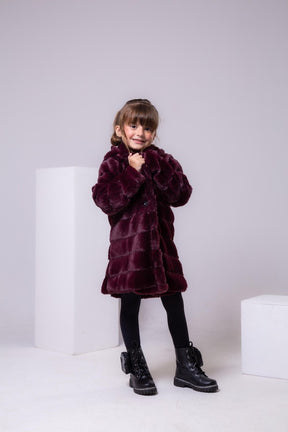 Casaco Peluciado Marsala Com Capuz - Aconchego e Estilo para os Pequenos | Bebeloo Kids