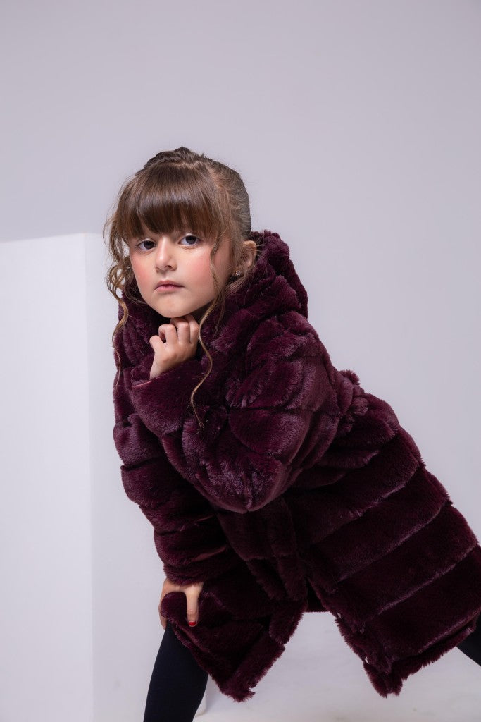 Casaco Peluciado Marsala Com Capuz - Aconchego e Estilo para os Pequenos | Bebeloo Kids