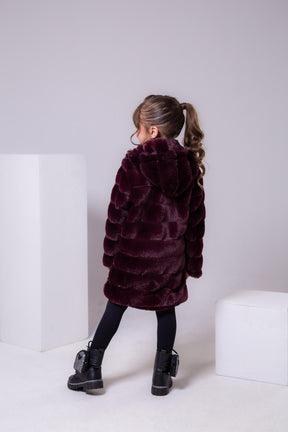 Casaco Peluciado Marsala Com Capuz - Aconchego e Estilo para os Pequenos | Bebeloo Kids
