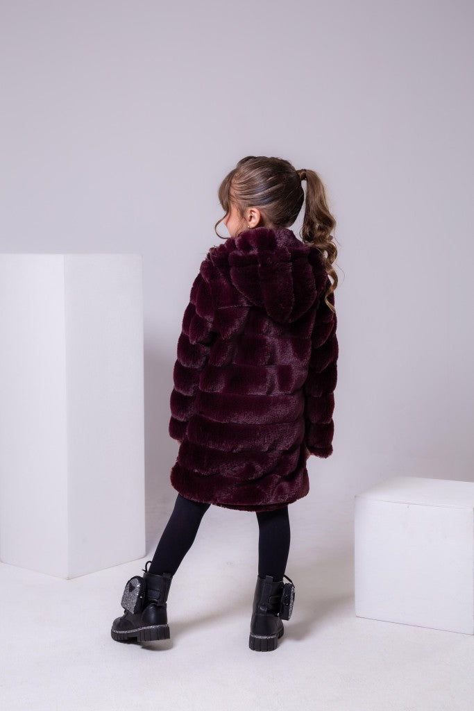 Casaco Peluciado Marsala Com Capuz - Aconchego e Estilo para os Pequenos | Bebeloo Kids