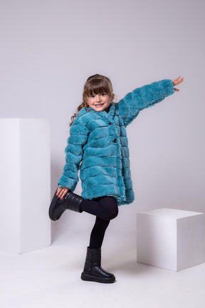 Casaco Peluciado Verde Jade Com Capuz - Aconchego e Estilo para os Pequenos | Bebeloo Kids