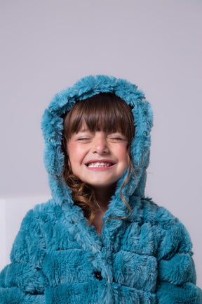 Casaco Peluciado Verde Jade Com Capuz - Aconchego e Estilo para os Pequenos | Bebeloo Kids