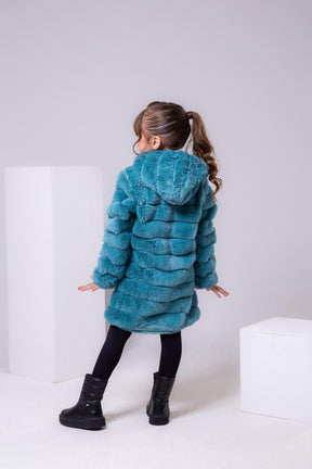 Casaco Peluciado Verde Jade Com Capuz - Aconchego e Estilo para os Pequenos | Bebeloo Kids
