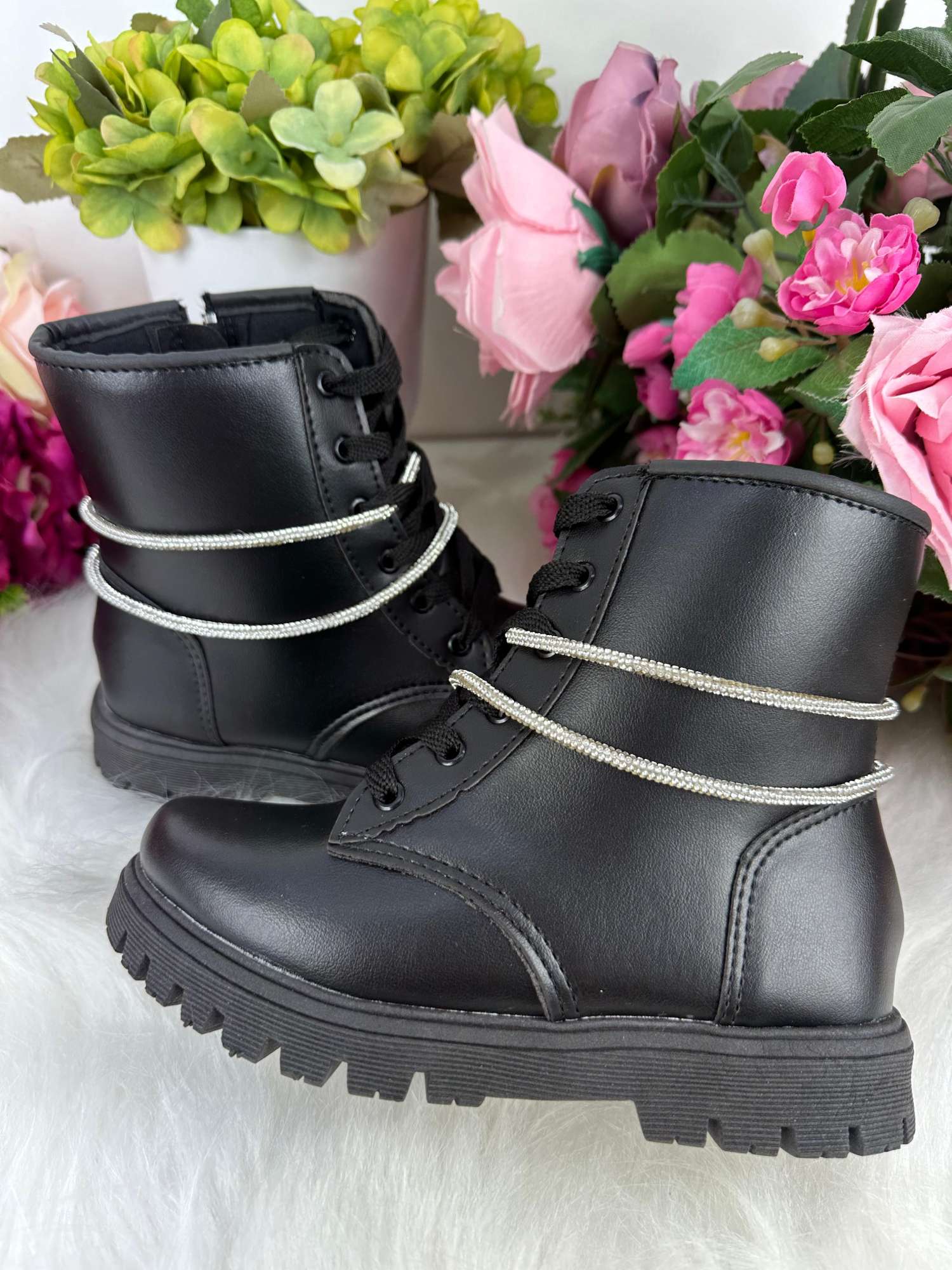 Bota Coturno Flor Di Mila Preta Fashion - Qualidade e Cuidado para os Pequenos | Bebeloo Kids