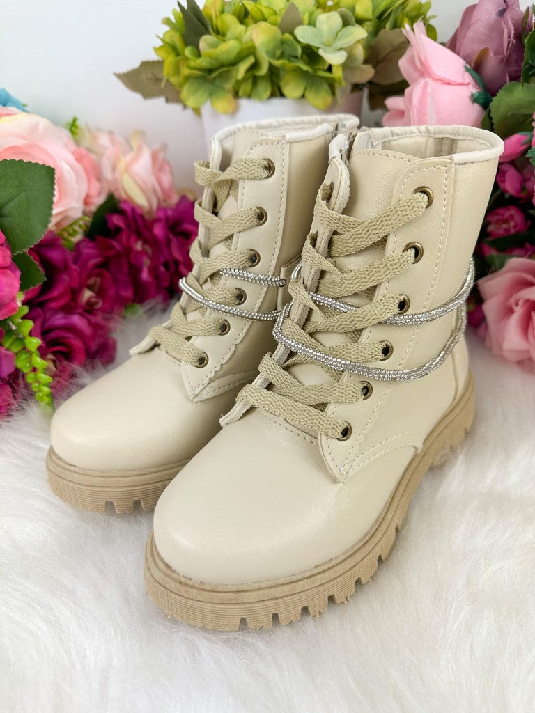 Bota Coturno Flor Di Mila Off Fashion - Qualidade e Cuidado para os Pequenos | Bebeloo Kids