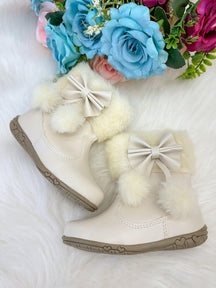 Bota/Coturno Flor Di Mila Zoe Off-Marfim - Qualidade e Cuidado para os Pequenos | Bebeloo Kids
