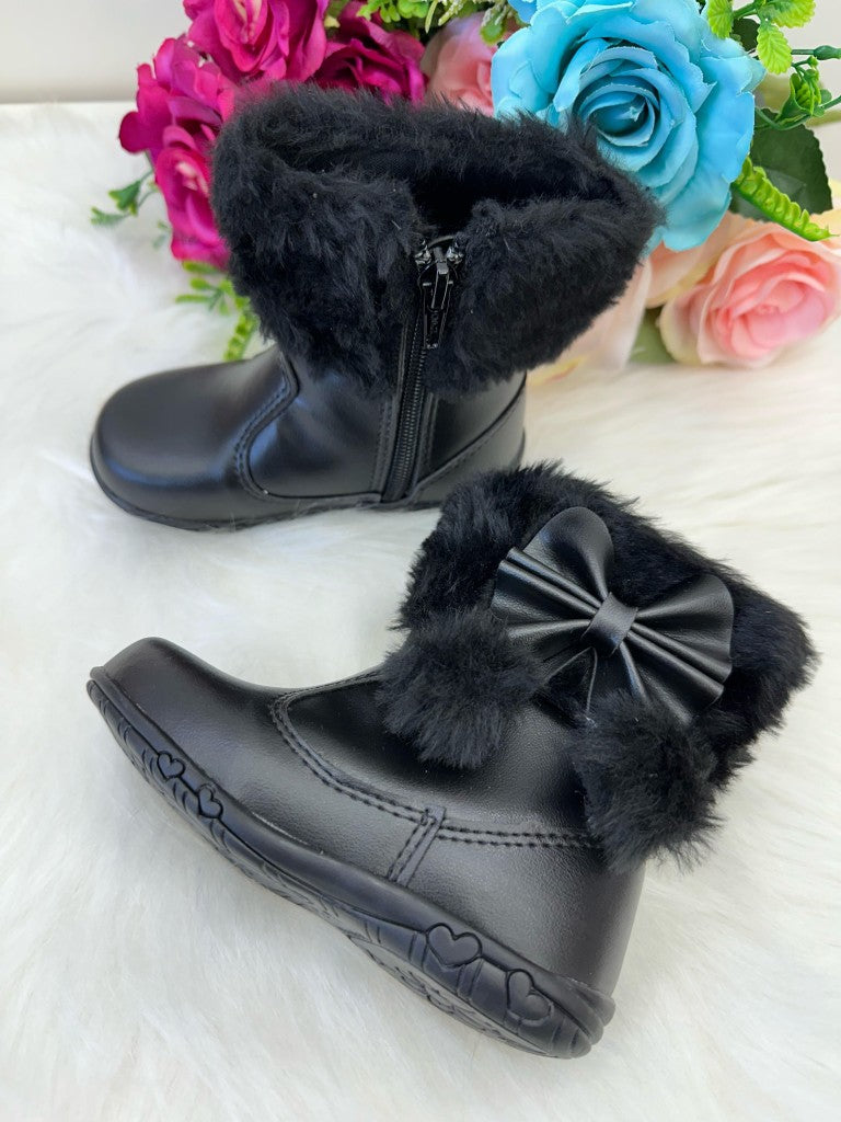 Bota/Coturno Flor Di Mila Zoe Preta - Qualidade e Cuidado para os Pequenos | Bebeloo Kids