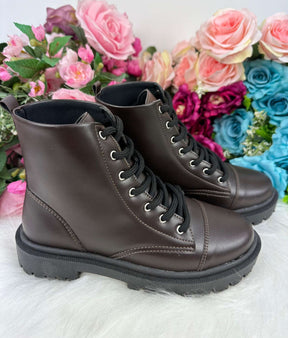 Bota/Coturno Ousadia Cafe Adulta - Qualidade e Cuidado para os Pequenos | Bebeloo Kids