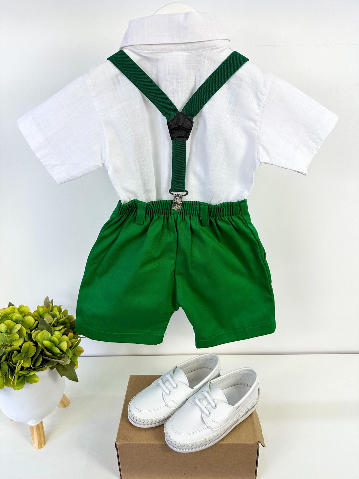 Conjunto Miss Cherry Henry Camisa Branca Suspensorio Verde - Estilo Delicado para o Dia a Dia | Bebeloo Kids