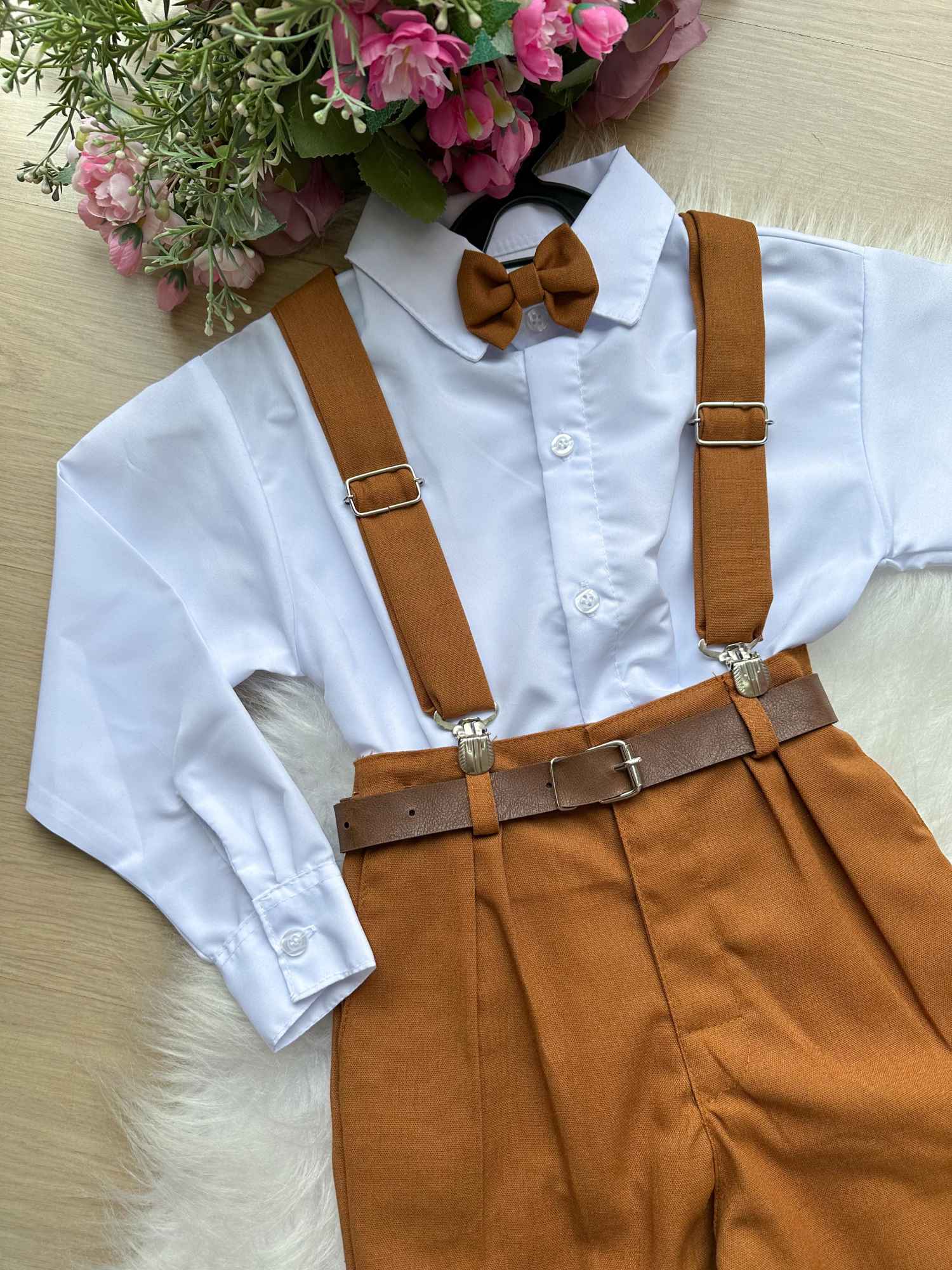Conjunto Miss Cherry Vitor Suspensorio Marrom Teddy - Estilo Delicado para o Dia a Dia | Bebeloo Kids
