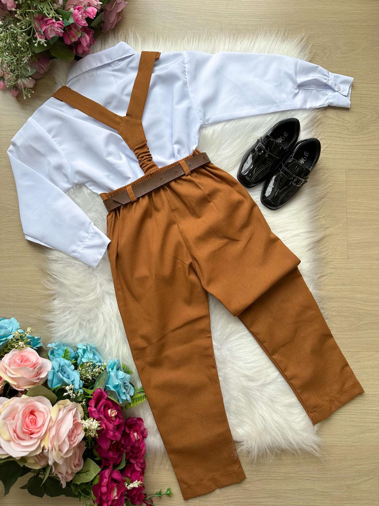 Conjunto Miss Cherry Vitor Suspensorio Marrom Teddy - Estilo Delicado para o Dia a Dia | Bebeloo Kids